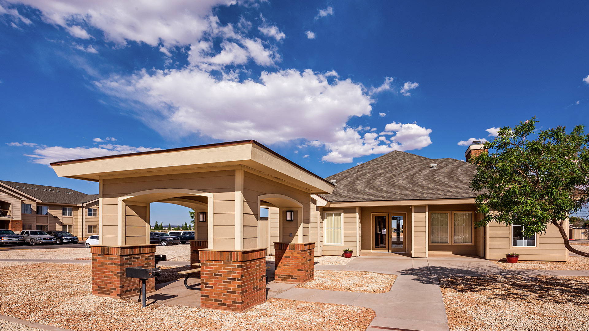 This image displays the entrance marker of Winslow Crossings Apartments.